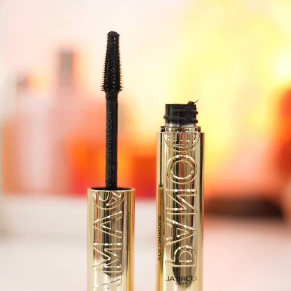 L'Oreal Voluminous Mascara in Black